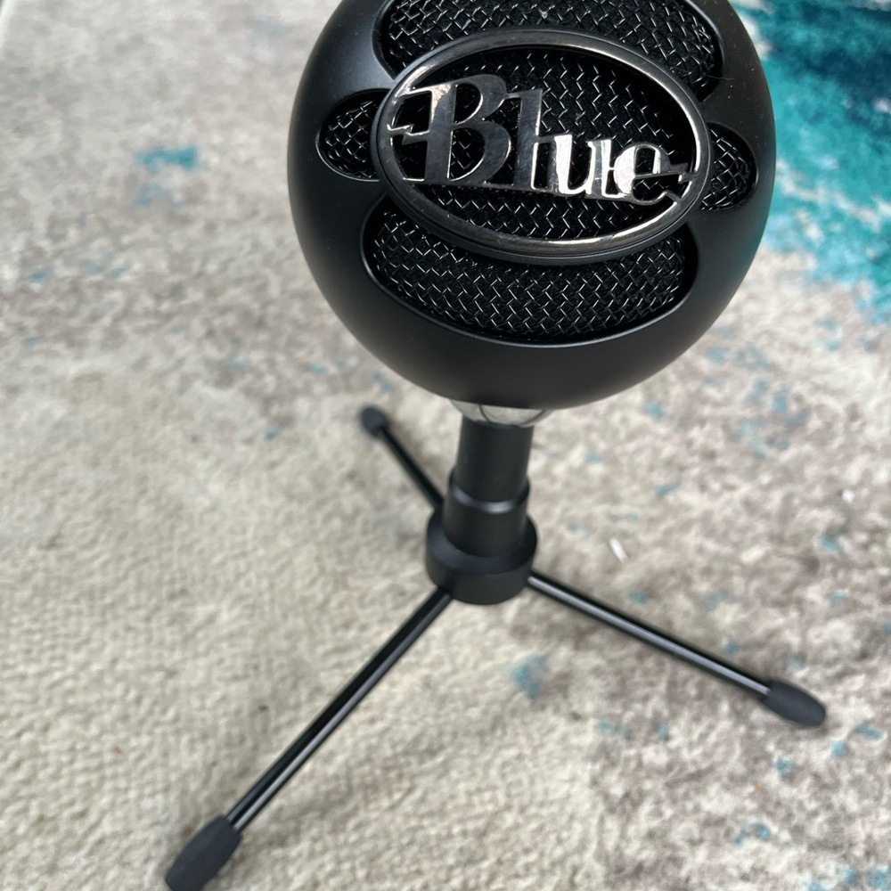 Yeti Blue Microphone - Black